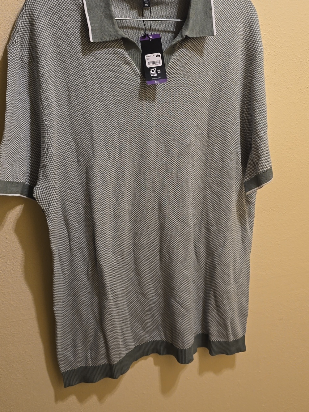 Express Men’s Johnny Collar Sweater Short Sleeve Polo in Green and White